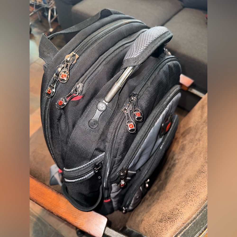 Swiss Gear Laptop Luggagee Carry On Backpack - Picture 8 of 14